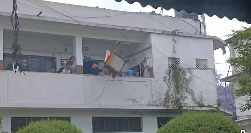 आरआर क्याम्पसमा नेविसंघले गर्यो तोडफोड