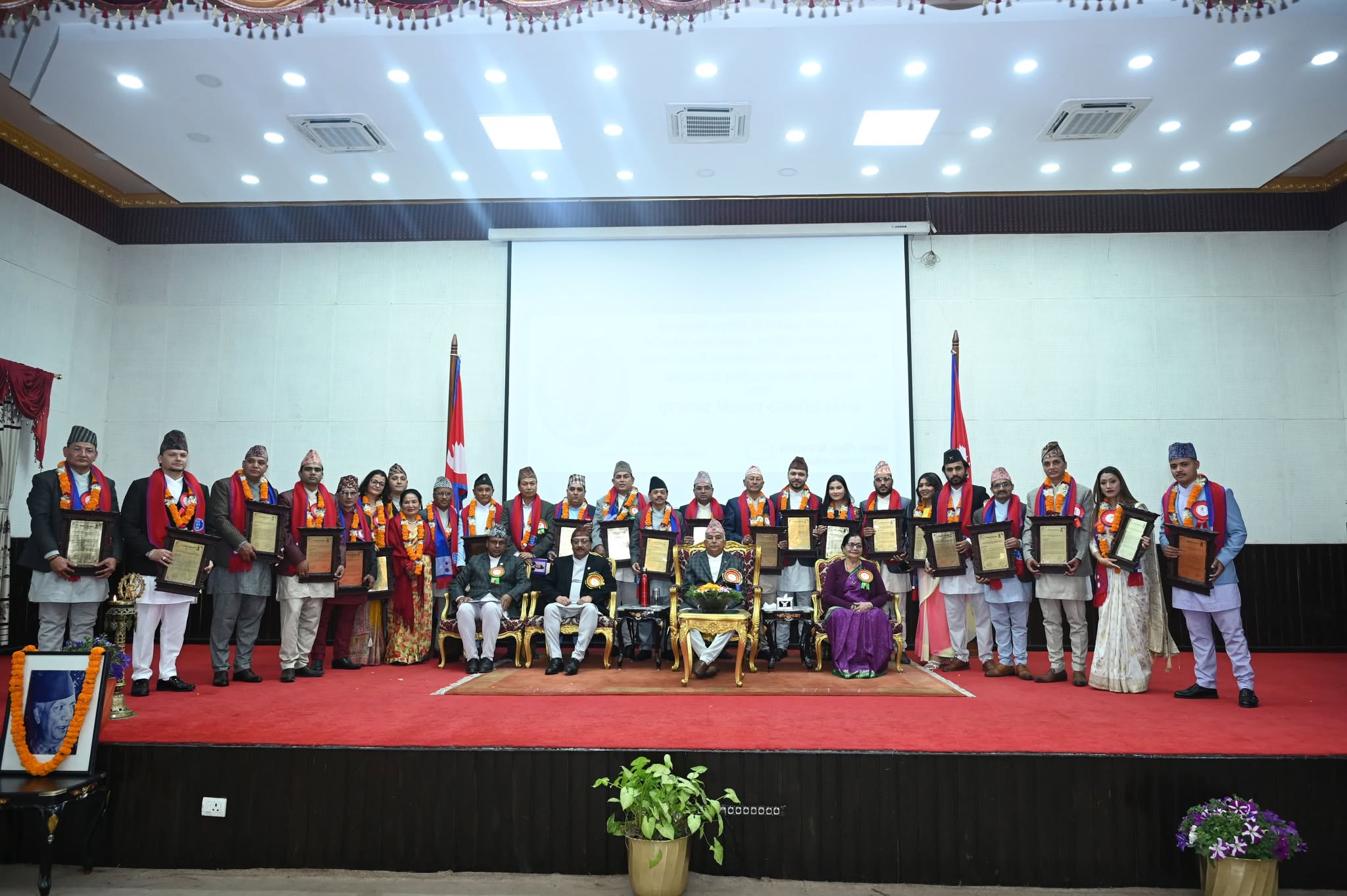 राष्ट्रपति पौडेलद्वारा नातिकाजी राष्ट्रिय संगीत सम्मान तथा पुरस्कार प्रदान