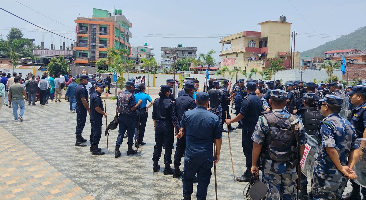 रास्वपाकाे बागमती प्रदेश अधिवेशन स्थगित, प्रहरीले कार्यक्रमस्थल खाली गरायाे