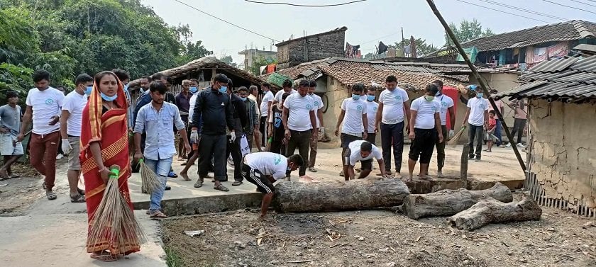 बारा फत्तेपुरका स्थानीयद्वारा गाउँको सरसफाइ