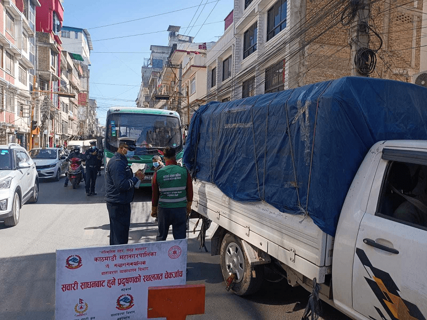 सवारी प्रदूषण चेकजाँच : ९४५ वटा सवारी जाँच गर्दा ५१५ वटा मापदण्ड विपरीत