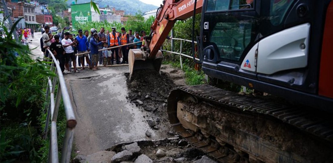   देशभर ९ सडक पूर्ण अवरुद्ध, १३५ स्थानमा एकतर्फी सञ्चालन