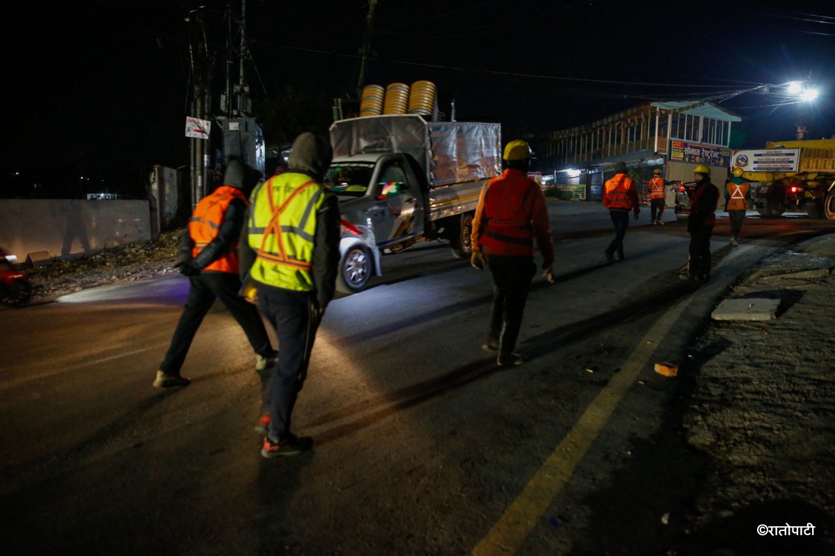 Sadak Ambulance (10)