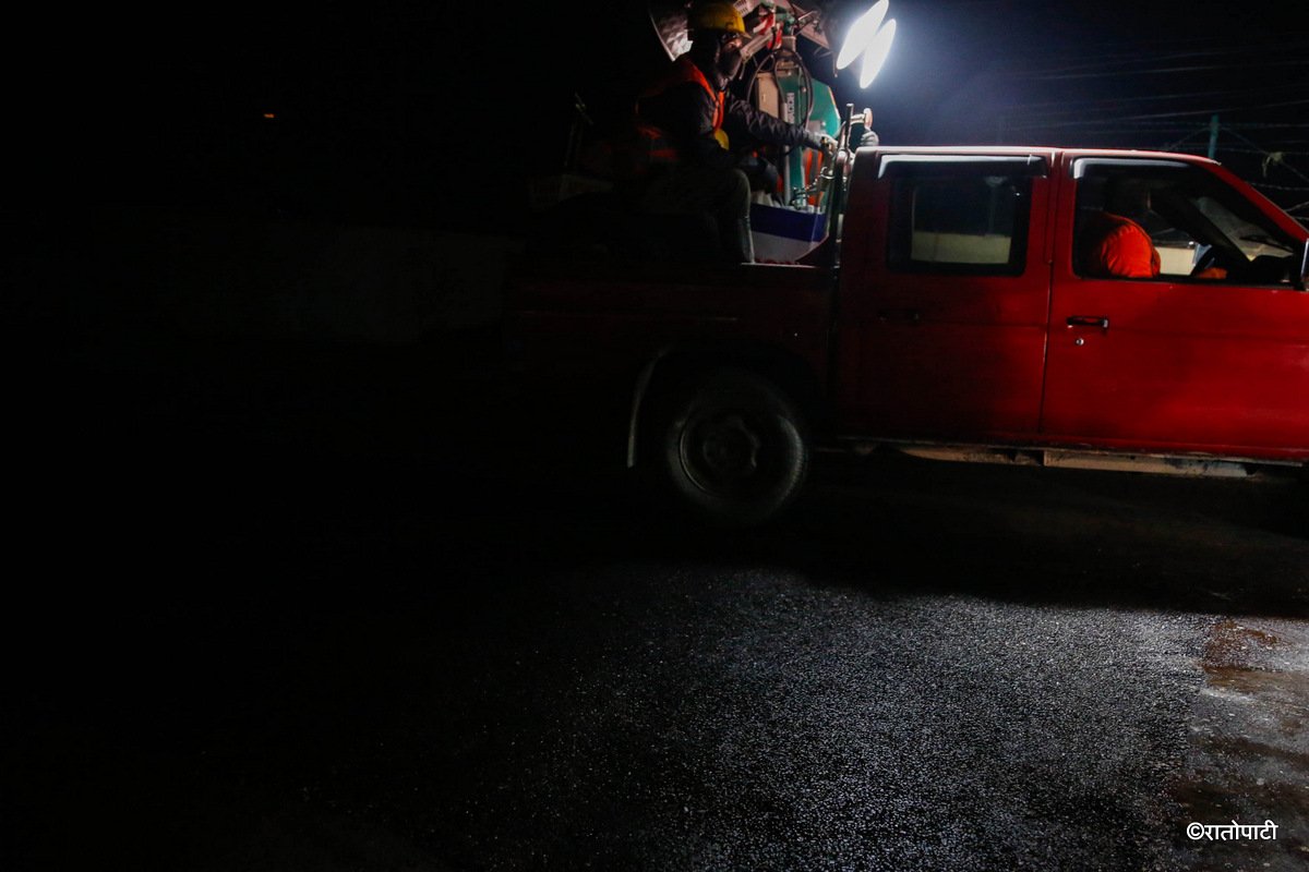 Sadak Ambulance (11)