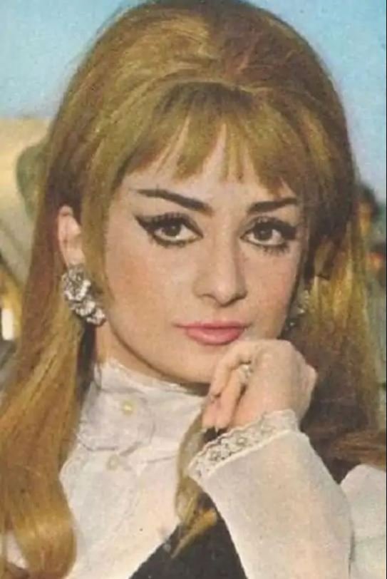 saira bano4