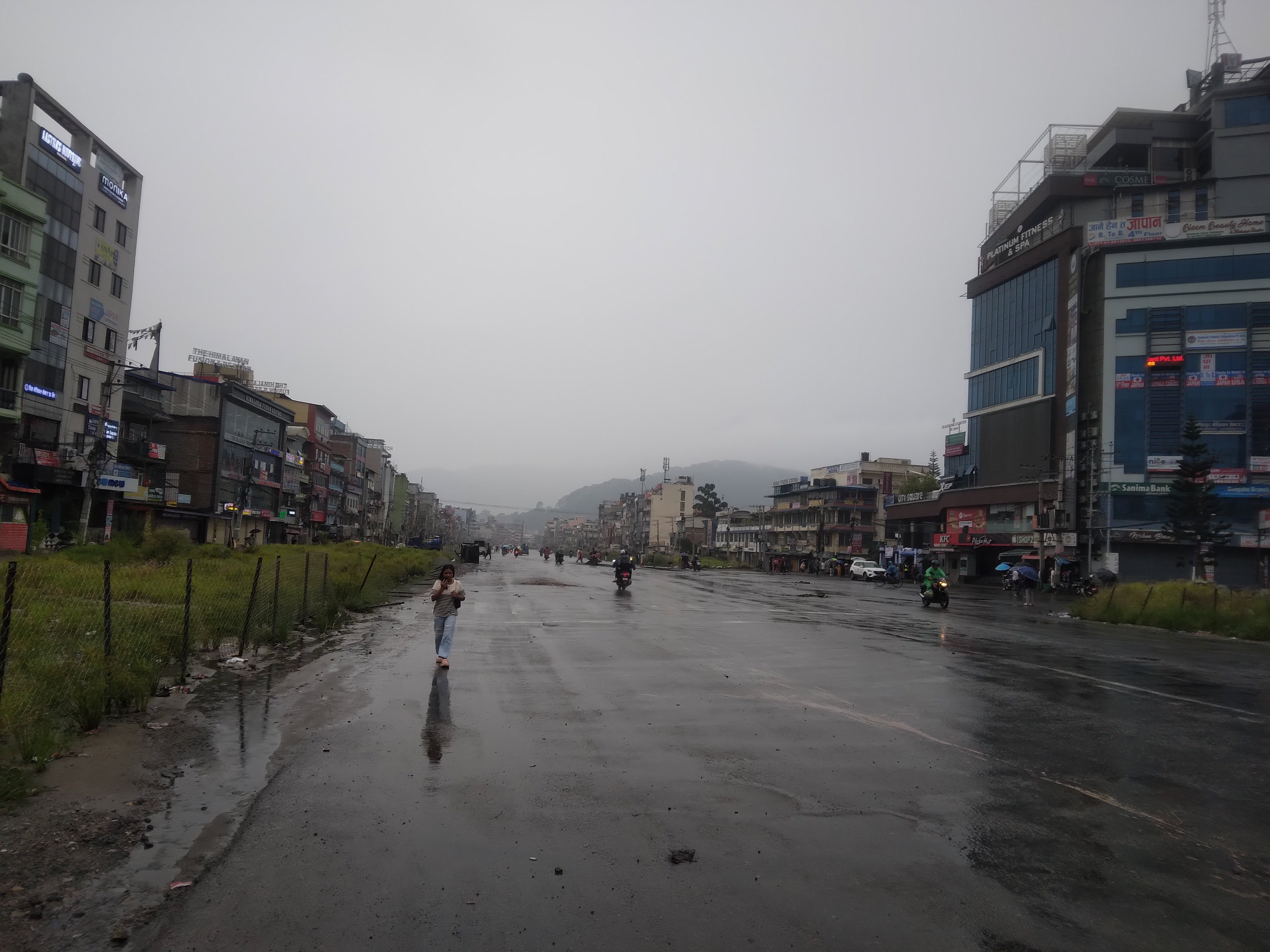   काठमाडौँ उपत्यकाको जनजीवन क्रमशः सामान्य बन्दै