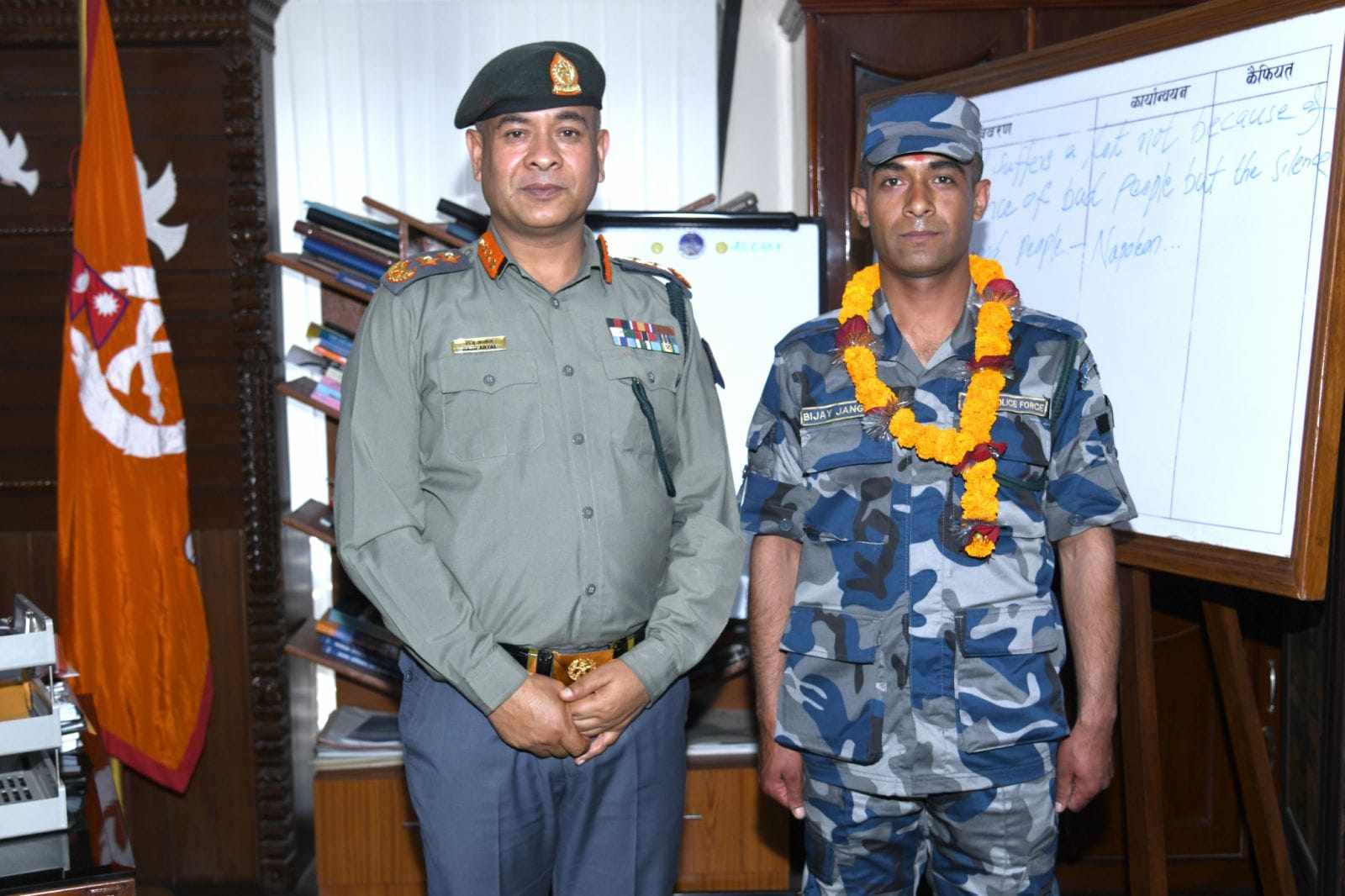  महानिरीक्षक अर्यालद्वारा हिमाल आरोही जंंगमको सम्मान