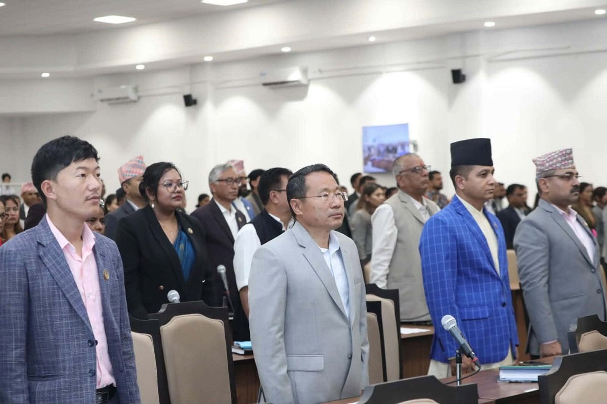 Opposition Parties Protest in Parliament Session
