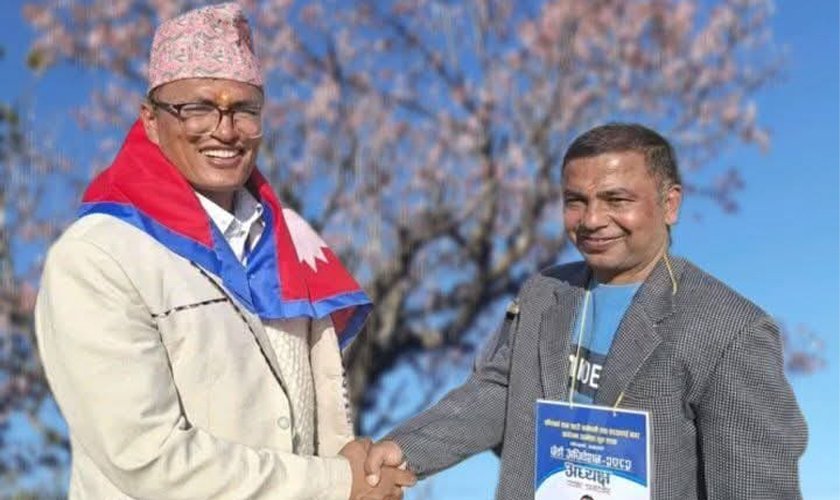 एमाले–कांगेसको गठबन्धन हराउँदै स्वतन्त्र उम्मेदवार भुसाल विजयी
