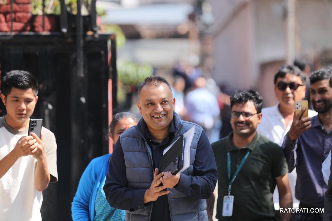  विशेष महाधिवेशनको मागसहितको हस्ताक्षर बुधबार बुझाइने, महामन्त्री थापाको आग्रहमा नेताहरू फर्किए