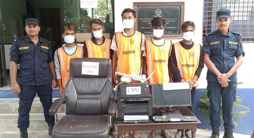 नगरपालिका कार्यालयमा चोरी, सामग्रीसहित पाँच जना पक्राउ