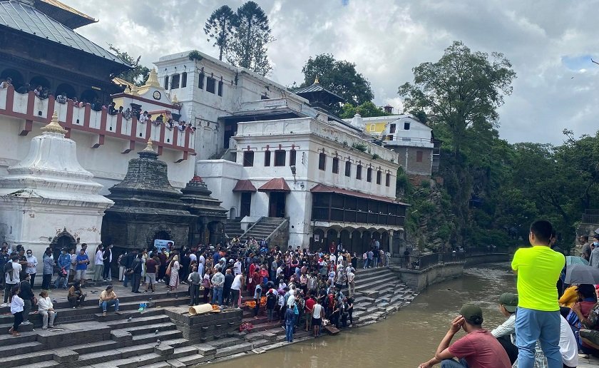 अभिनेता सारुकको पशुपति आर्यघाटमा अन्त्येष्टि