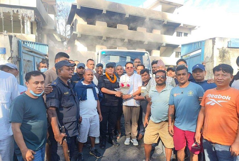   भैंसेपाटीका इन्स्पेक्टरलाई स्थानीयले गरे स्वागत