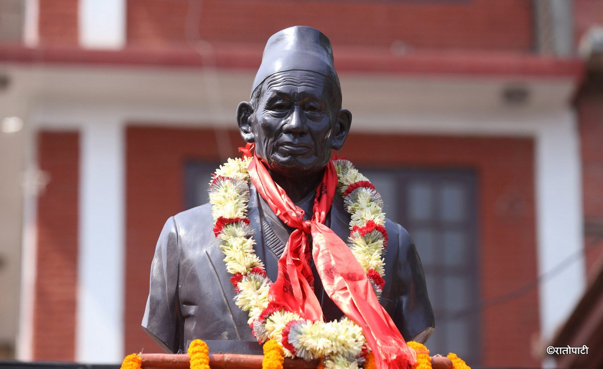 सत्यमोहन जोशीको अर्धकदको शालिक अनावरण (तस्बिरहरू)