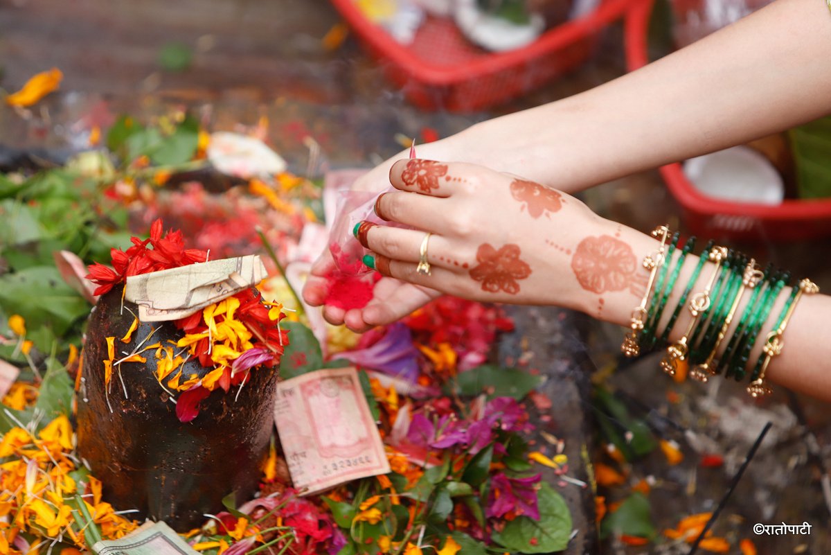 Devotees Flock to Pashupatinath and Shivalayas Across the Country on First Monday of Saun