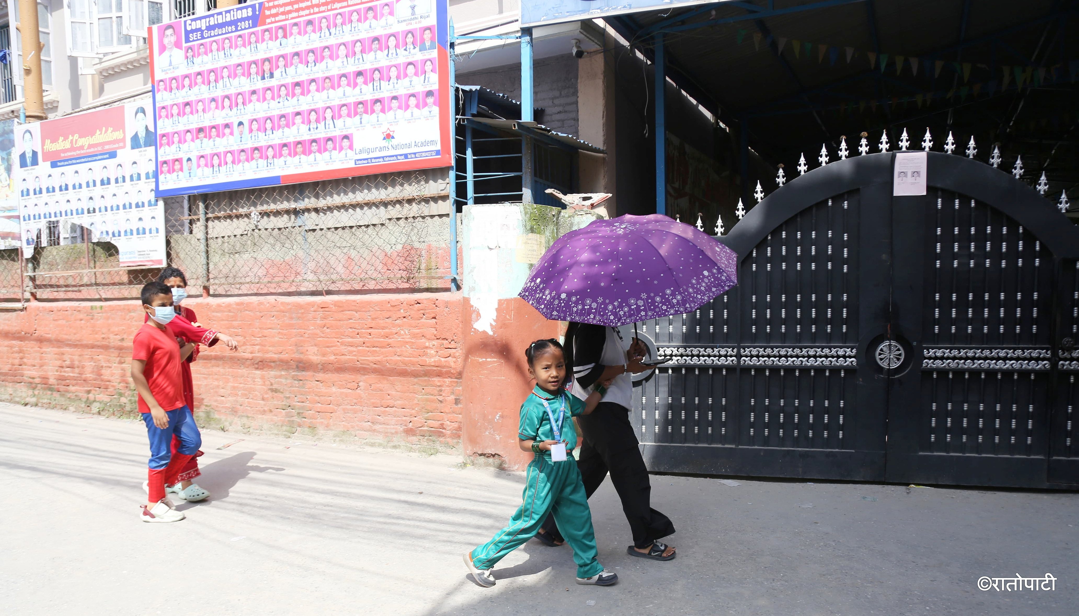   शैक्षिक हडताल : कतै बन्द, कतै खुला (तस्बिरहरू)