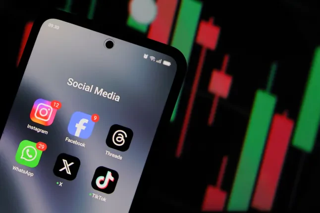 Facebook and Instagram Face Global Outage