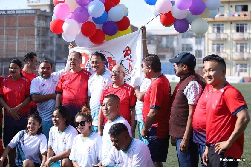 तस्बिरमा हेर्नुहोस् एकीकृत समाजवादीको फुटबल खेल
