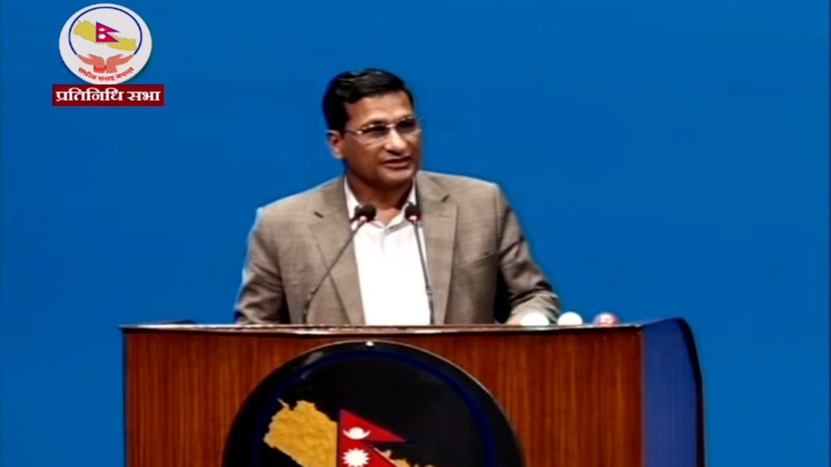   सिद्धान्त र प्राथमिकताबारे माओवादी : ‘हिँड्न खोजेको बनेपातिर, पाइला थानकोटतिर’