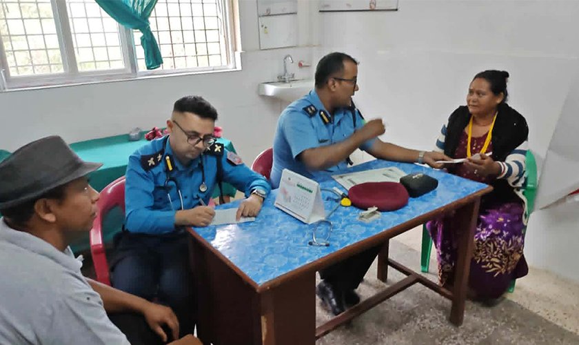 आईजीपीको जन्मथलोमा विशेषज्ञसहित निःशुल्क स्वास्थ्य शिविर