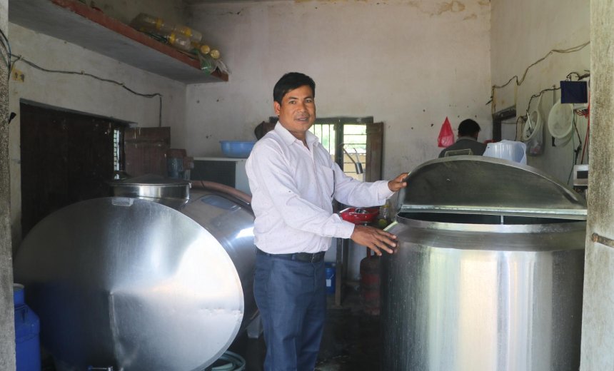   दूध बिक्रीबाट वार्षिक १३ लाख आम्दानी