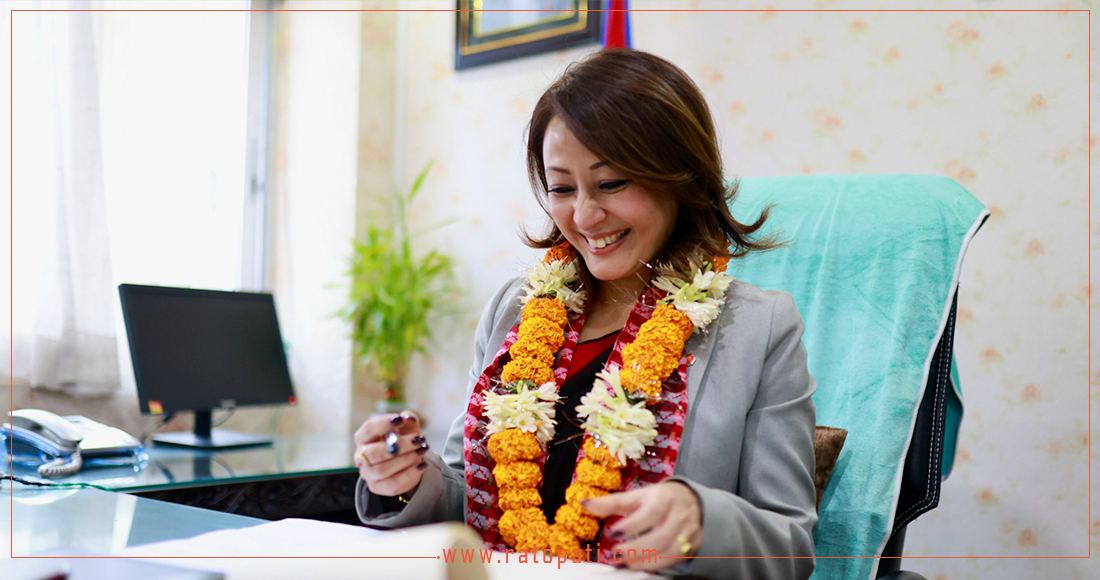   महिला तथा बालबालिका मन्त्री श्रेष्ठद्वारा पदभार ग्रहण, तस्बिरहरू