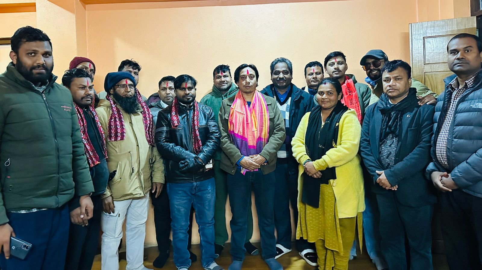   २०७९ मा ‘लौरो’ चिह्नबाट चुनाव लडेका श्रेष्ठ आजपा प्रवेश