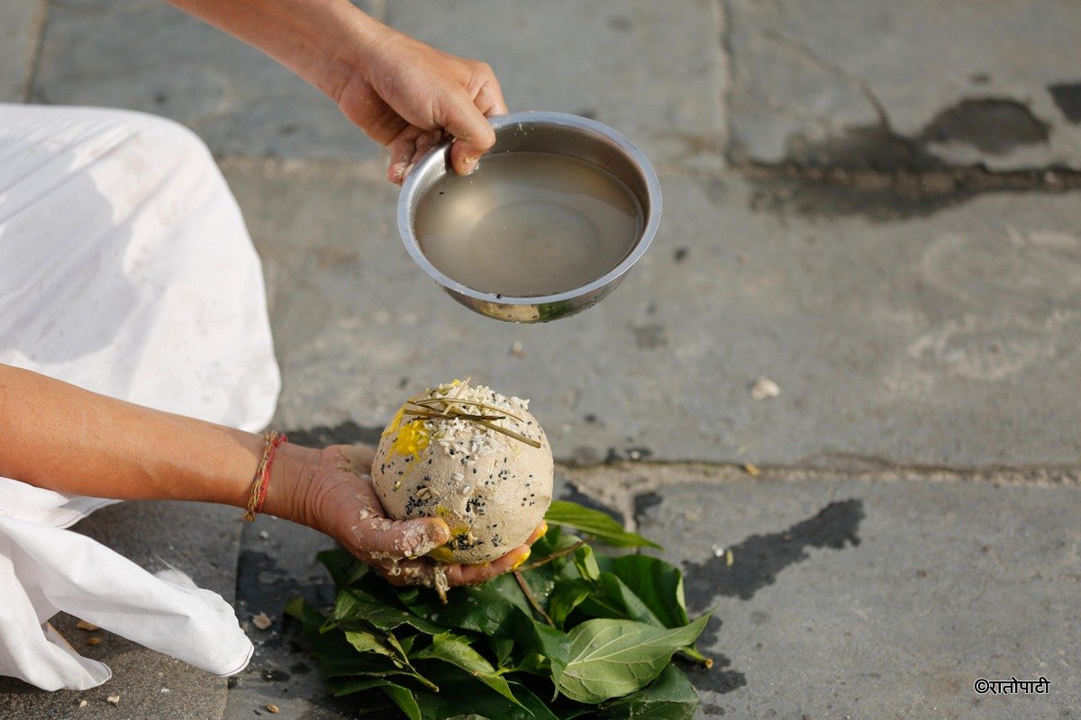   हनुमानघाटमा स्रोहश्राद्ध गर्नेको घुइँचो