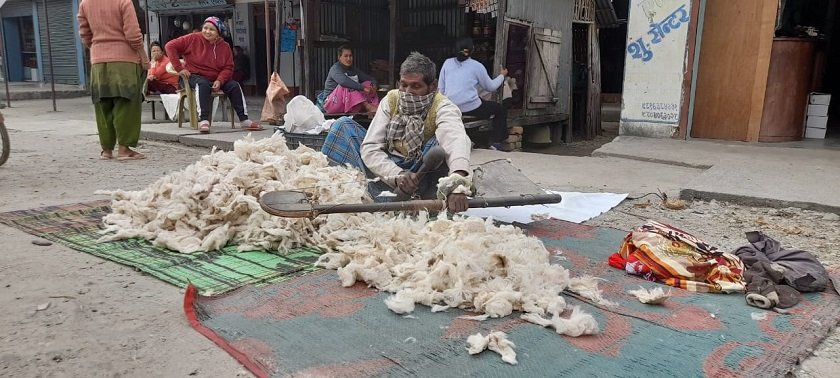 सिरक डसना बनाएर दैनिक एक हजार ६ सयसम्म आम्दानी