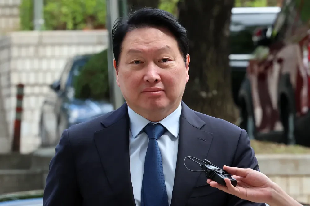 SK Group Chairman Ordered to Pay Ex-Wife $640 Million in Divorce Settlement