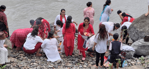   पवित्र कालीगण्डकी नदीमा स्नान गर्नेको घुइँचो