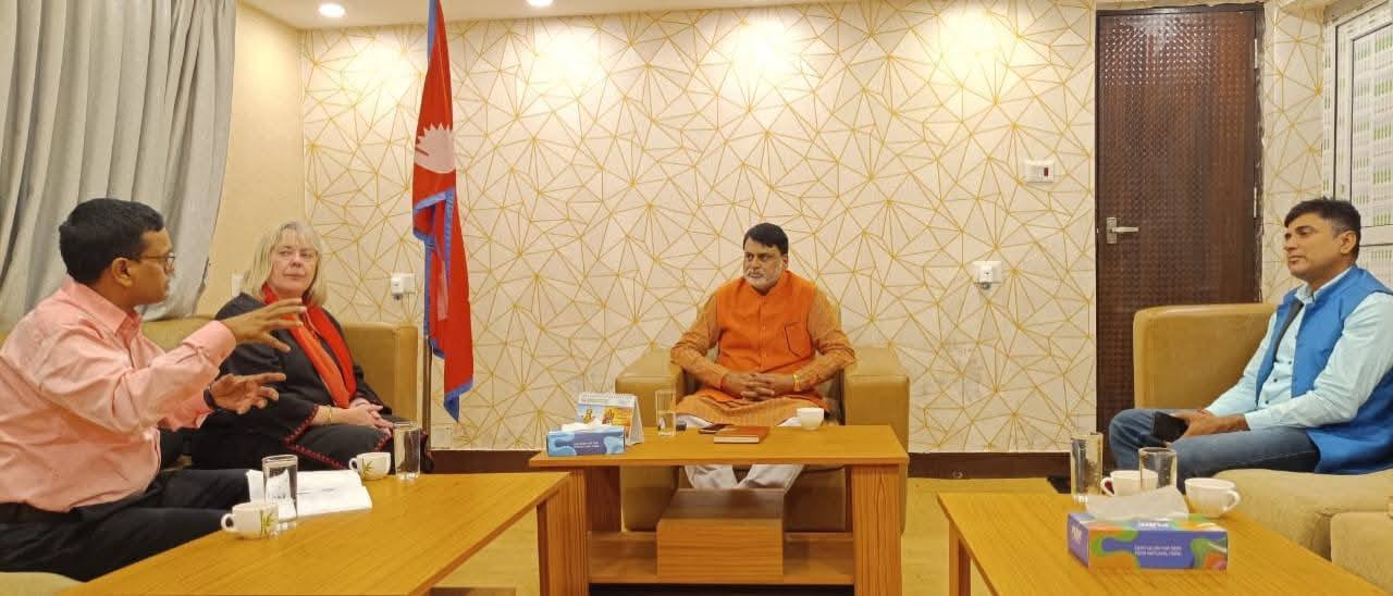 मुख्यमन्त्री सोनल र बेलायती दूतावासका प्रतिनिधिबिच भेटघाट
