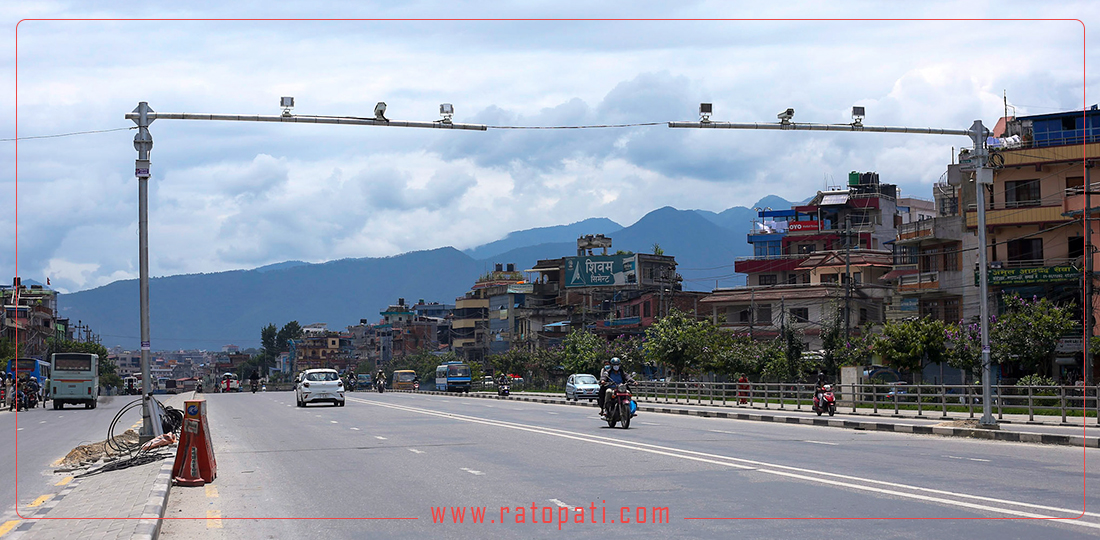 स्पिडमा हुइँकनेहरू होसियार ! स्मार्ट बन्दैछ ट्राफिक प्रहरी