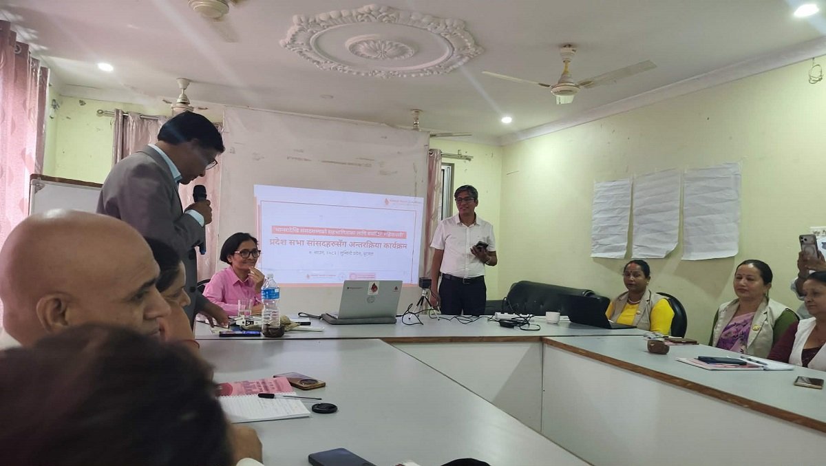मर्यादित महिनावारीसम्बन्धी  लुम्बिनी प्रदेशसभा संसदहरुसँग छलफल