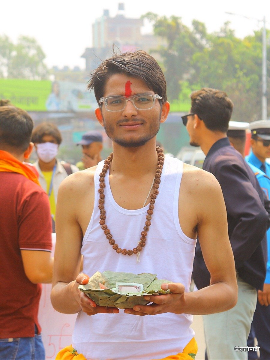 Student Begging for Campus_NPL (2)