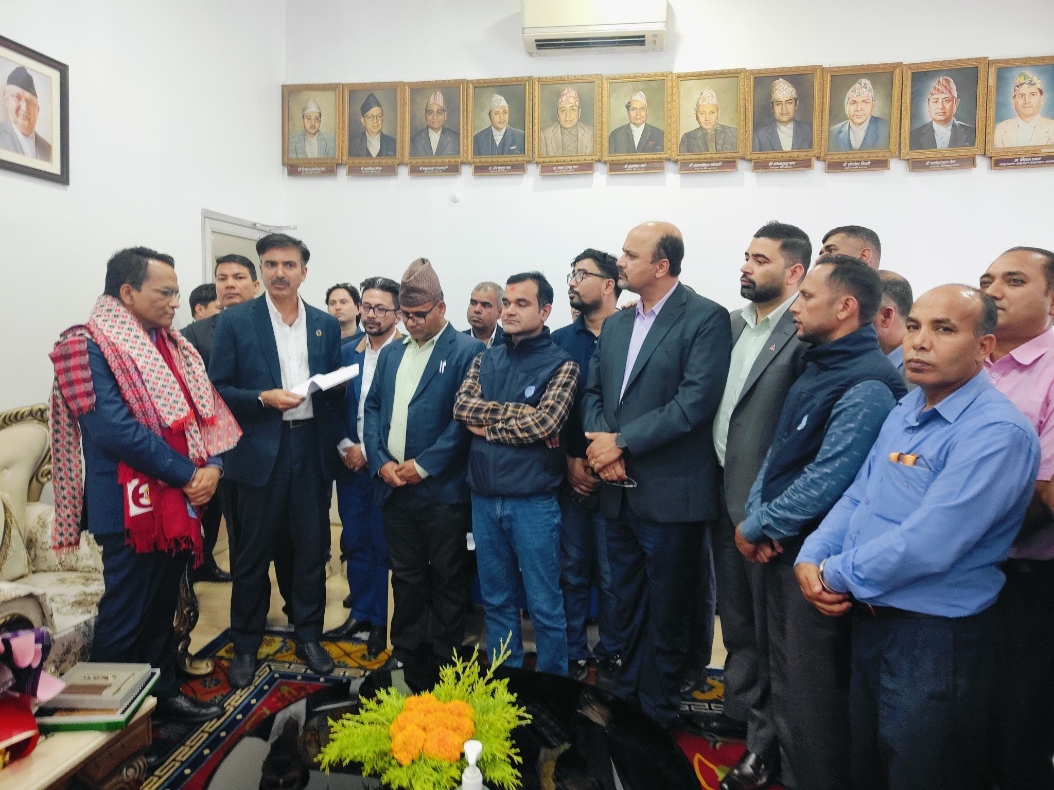 गभर्नरलाई वित्तीय क्षेत्रका कर्मचारीले बुझाए ६ बुँदे सुझाव