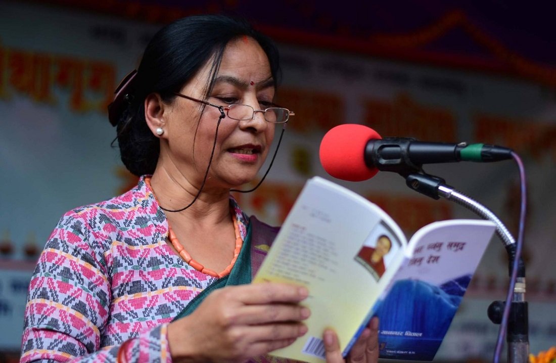   तीन कविताः धर्ती, गर्भवती रात र बाटो