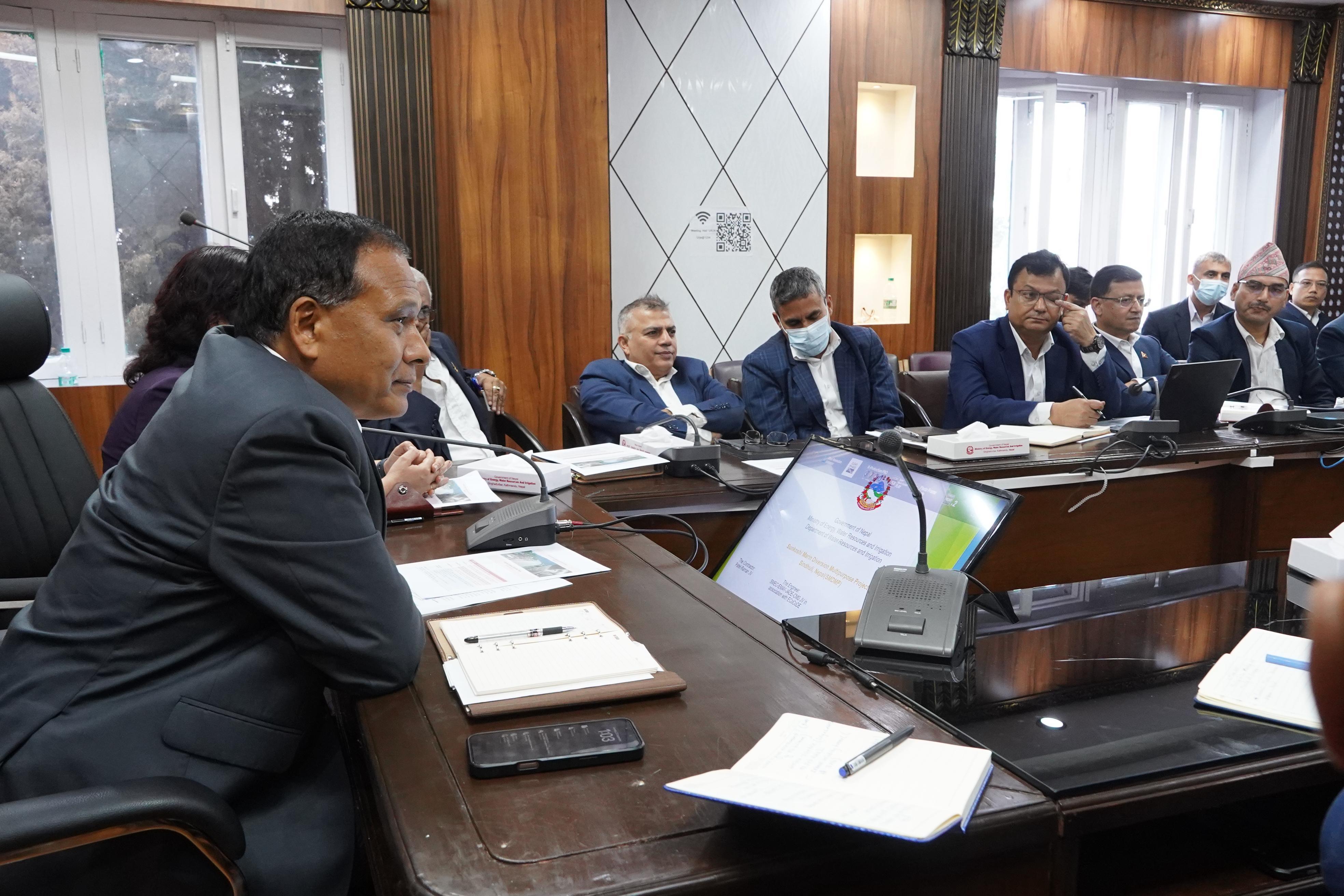   सुनकोशी मरिण र भेरी बबईका ठेक्का यथास्थितिमा राख्न सकिँदैन : मन्त्री घिसिङ