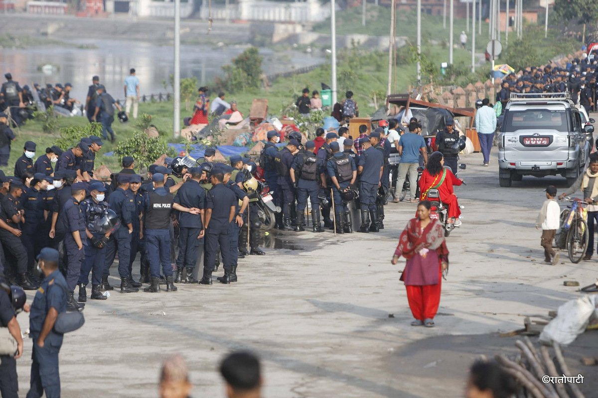 surakshakarmi (8)
