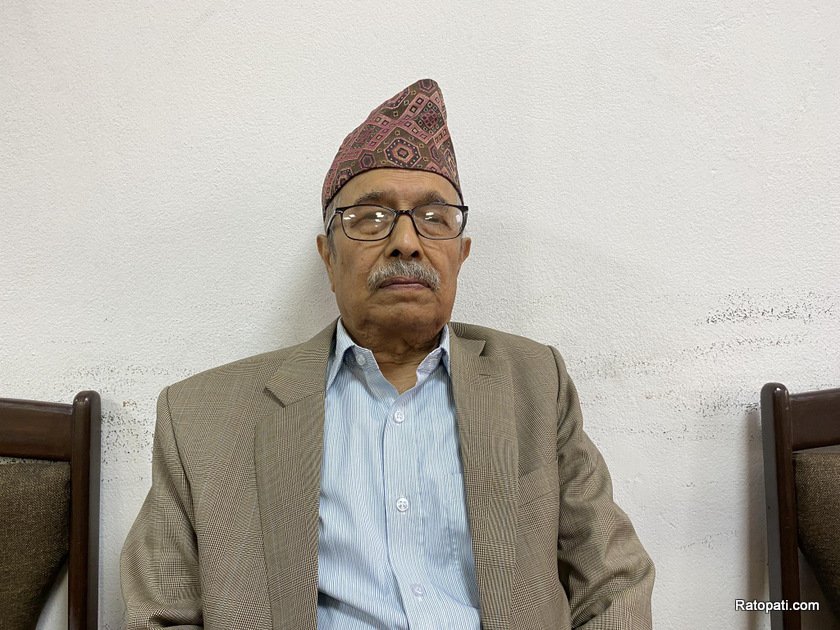 ‘नेपाल भारत सीमा बन्द गर्न १९५० को सन्धिले रोक्न सक्दैन’ : सूर्यनाथ उपाध्याय