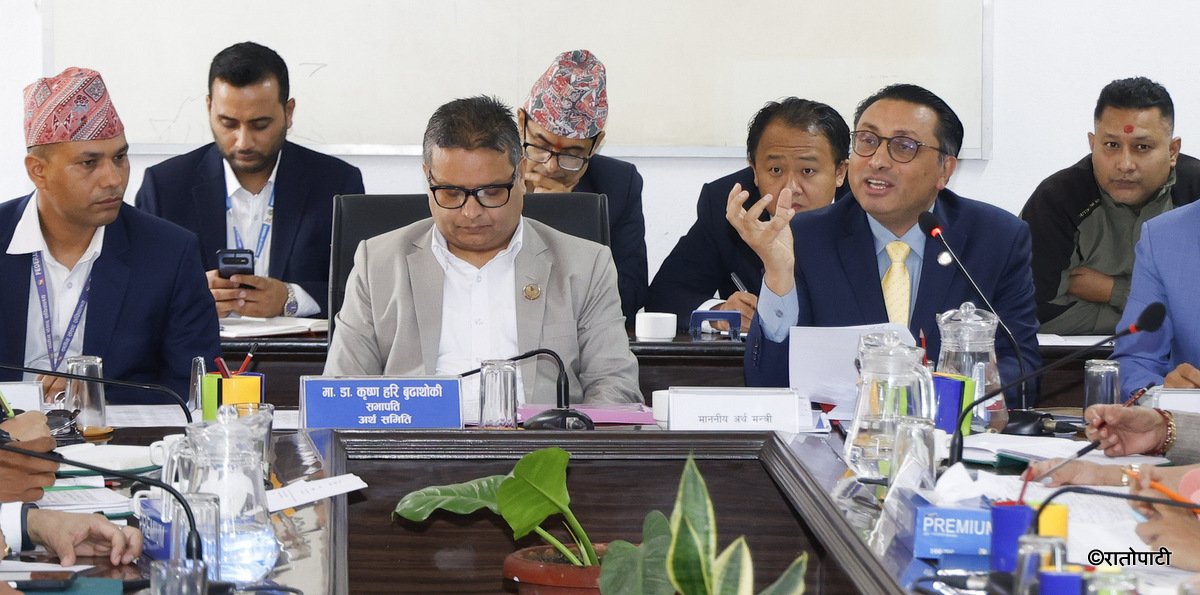 Finance Minister Denies Misinformation on Customs Rates and Document Pages