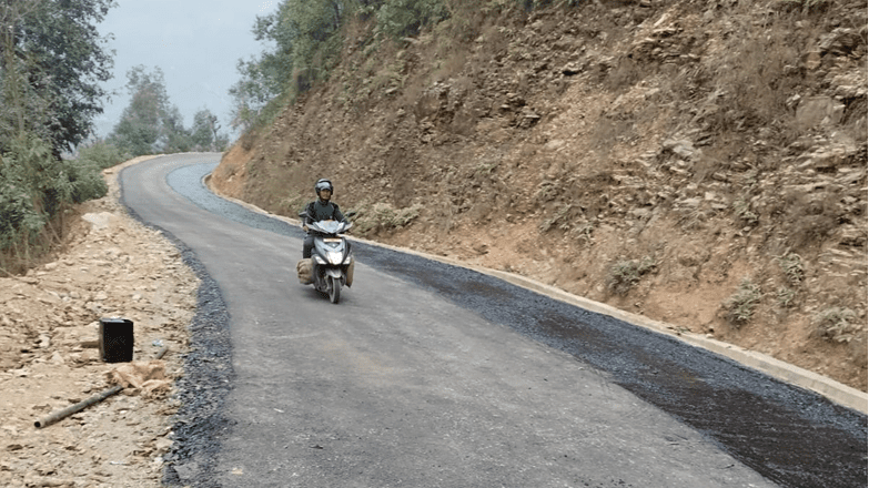 स्याङ्जाको भीरकोटमा दुई सडक कालोपत्र