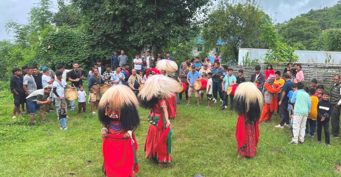   टक्सारमा लाखेजात्रा