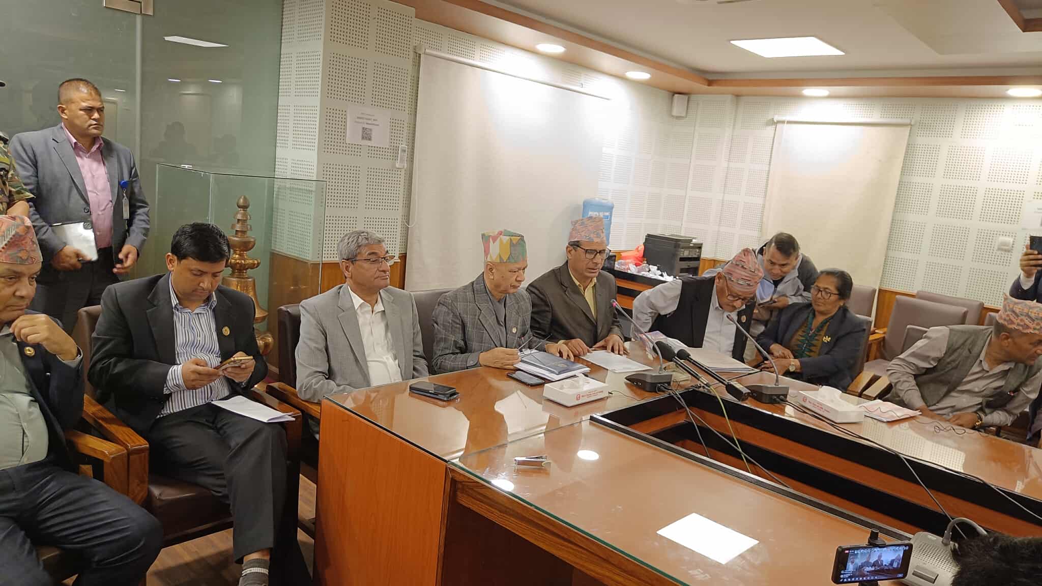 विद्यालय शिक्षा विधेयक तपाईंहरूकै घरमा लैजान्छौँ : गृहमन्त्री लेखक