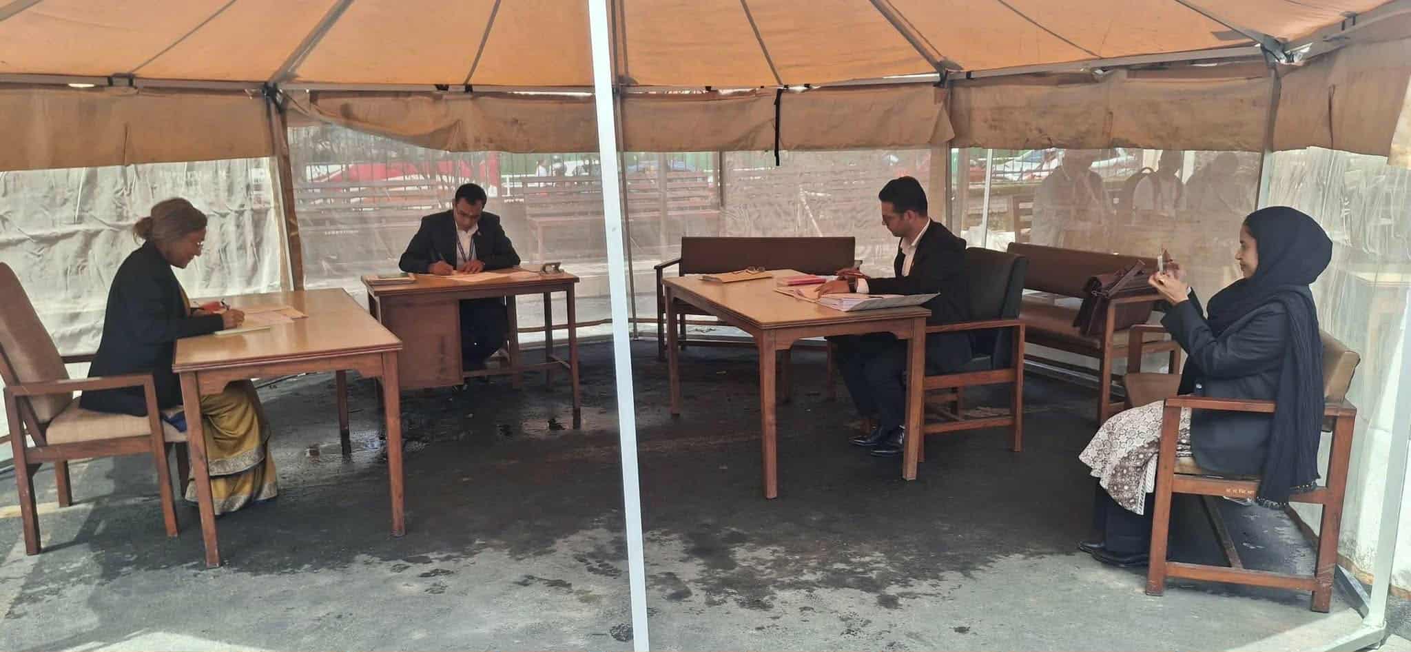   आगजनीले क्षतिग्रस्त सर्वोच्च अदालतमा त्रिपाल टाँगेर सुनुवाइ सुरु