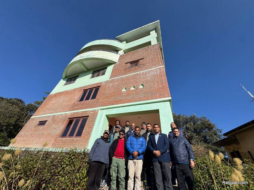   चित्लाङमा निर्मित भ्युटावर नगरपालिकालाई हस्तान्तरण