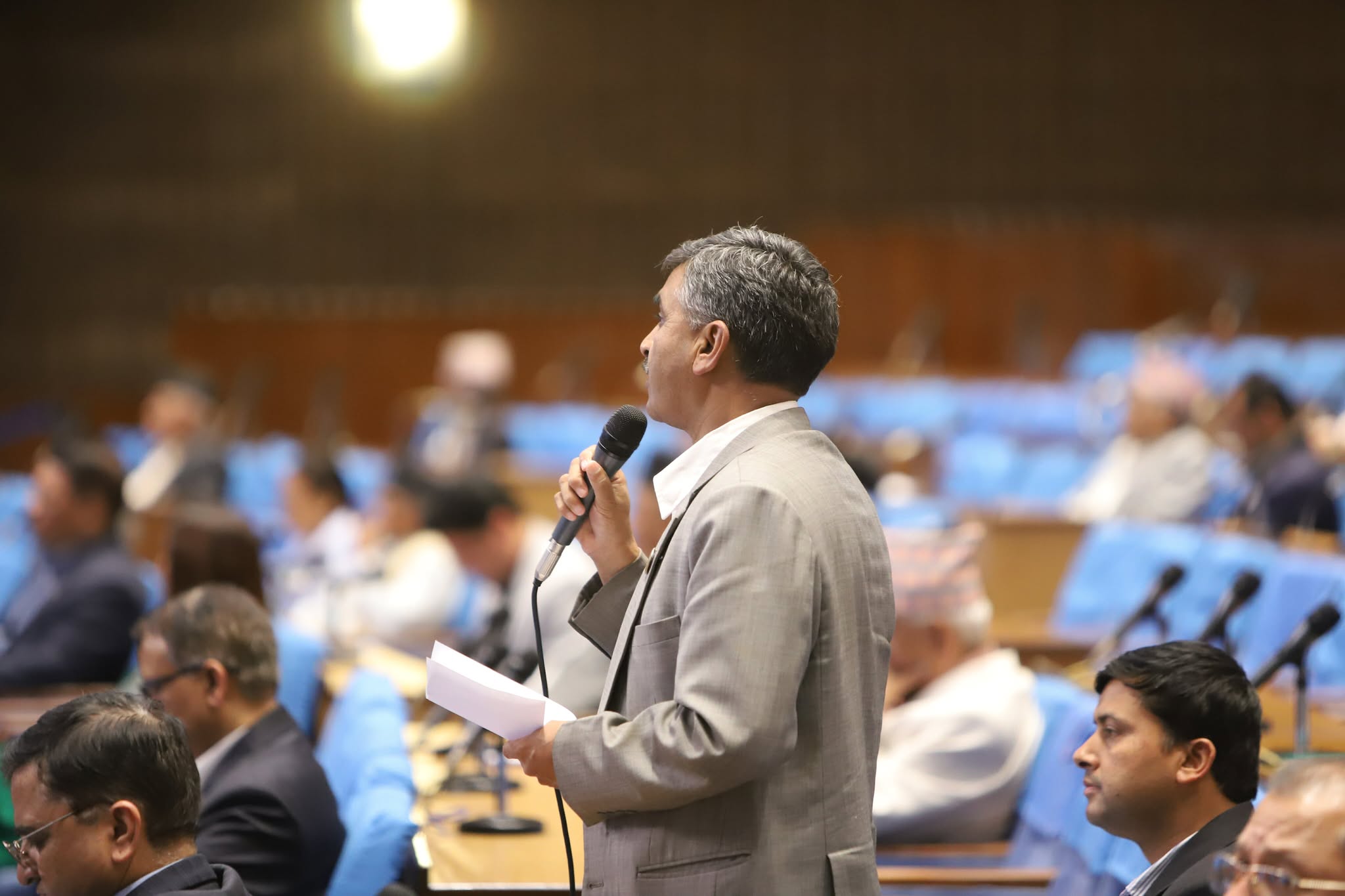   सिद्धार्थ राजमार्ग २० घण्टादेखि अवरुद्ध, सिद्धबाबा सुरुङ मार्गबाट साना गाडीहरू पास गराउन माग