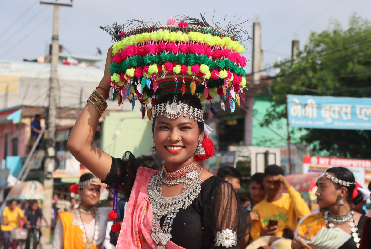   थारु समुदायको गुरही पर्वको अवसरमा कैलालीका दुई स्थानीय तहले दिए सार्वजनिक बिदा