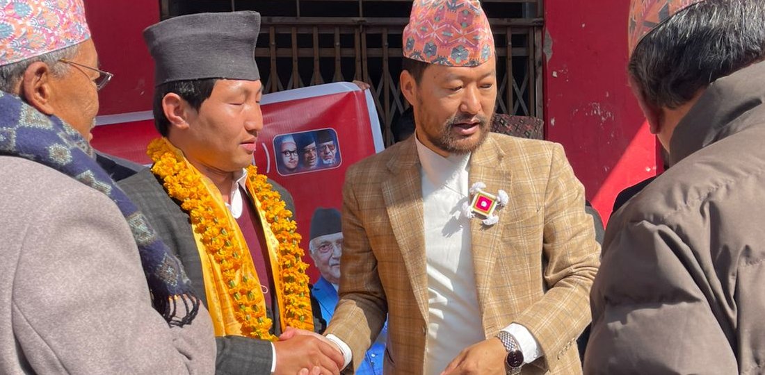  याेगेशकाे सहभागीतामा क्षितिज थेबेले ताप्लेजुङमा गराए उम्मेदवारी दर्ता