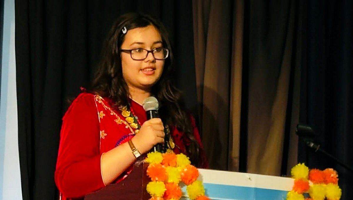 १५ वर्षीया टिया आचार्य बेलायतमा  काउन्सिलर